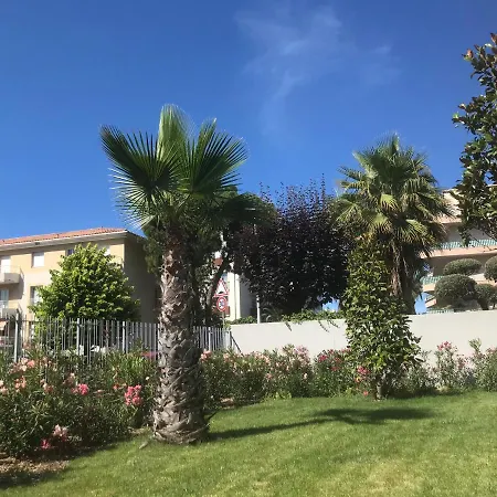 Appartement à *