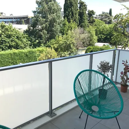 Appartement à *