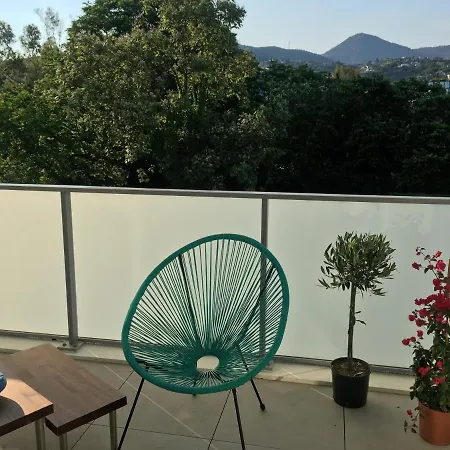 à * Nice